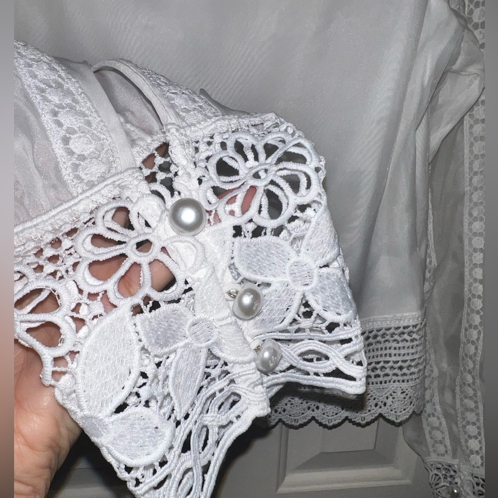 COMMENSE Lace Trim Tiered Skirt Set
COLOR - White two piece set NWT size Medium - Picture 14 of 15